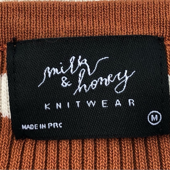 MILK&HONEY sM cropped ribbed sweater 💯viscose feels silky yet holds it’s shape - Picture 3 of 4